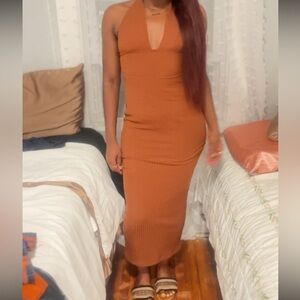 Super comfy and cute brown/orange ribbed halter dress